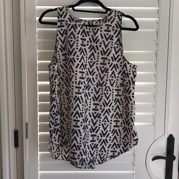 Sleeveless top with tribal pattern - Picture 1 of 3